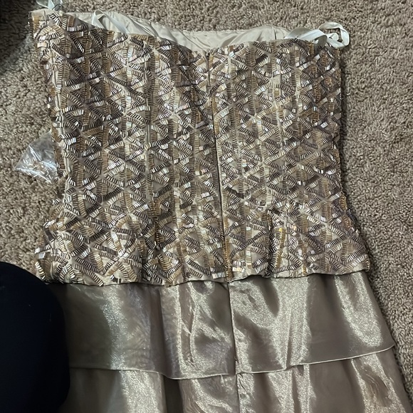 Jovani beaded gown size 4 new with tags - Picture 10 of 11